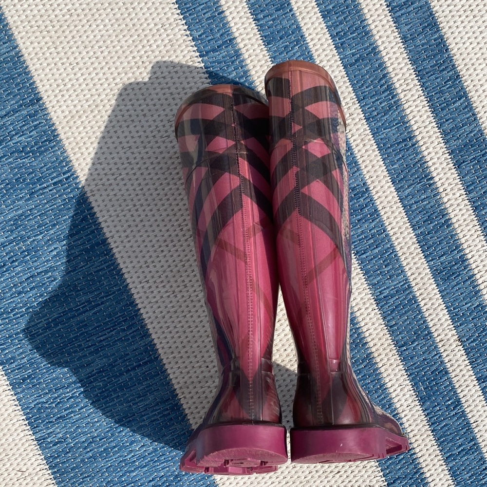 Burberry BERRY NOVA Check Boots! So Beautiful! Size 7 1/2! (37, EU) RARE! 💓 - Picture 7 of 14